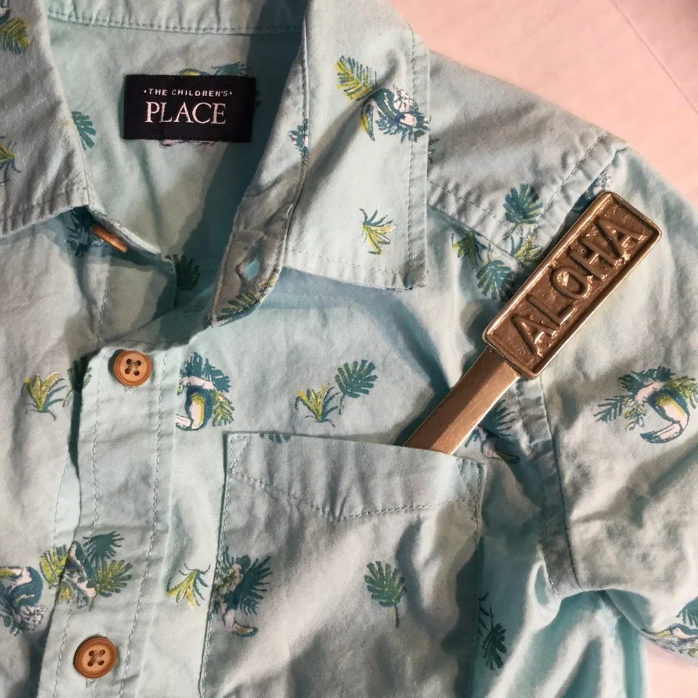 Boys size 3 Hawaiian floral. The Children’s Place
